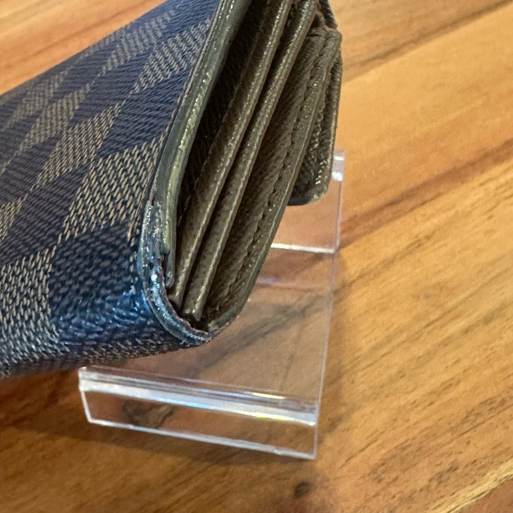 Authentic Louis Vuitton Damier Sarah Wallet - Picture 10 of 14